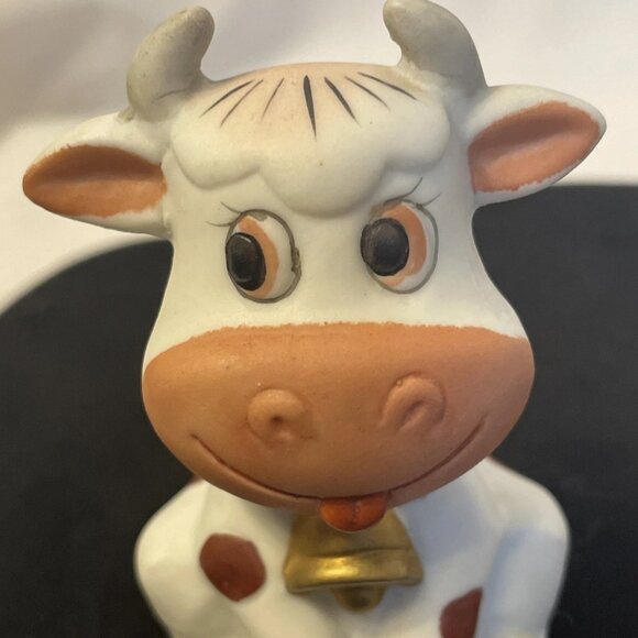 Vintage Porcelain Cow with Gold Bell 3 in Hand-painted Anthropomorphic Taiwan - Picture 7 of 9